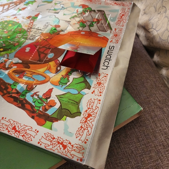 Swatch 1997 SEASONS GREETINGS GZ900 New Limited Edition #2919 in Original Box - Picture 4 of 11